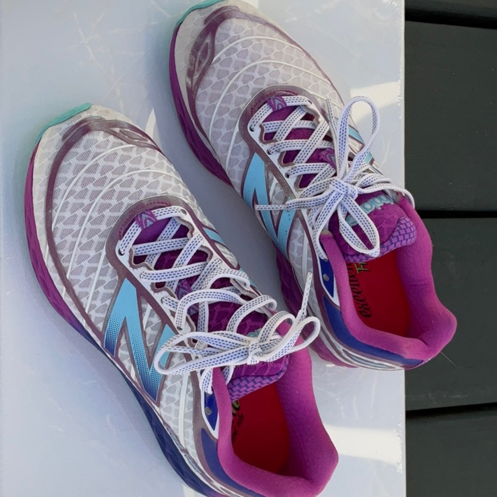 New Balance “Fresh Foam” women’s sneakers